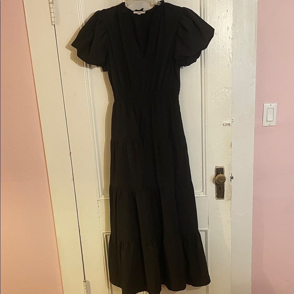 Entro Black Tiered V-neck Maxi Dress with Puff Sleeves